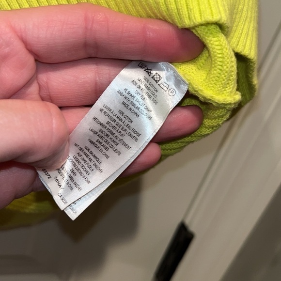LILIYA Knit Lace Hole neon yellow mock neck Pullover
French Connection size M - Picture 5 of 11